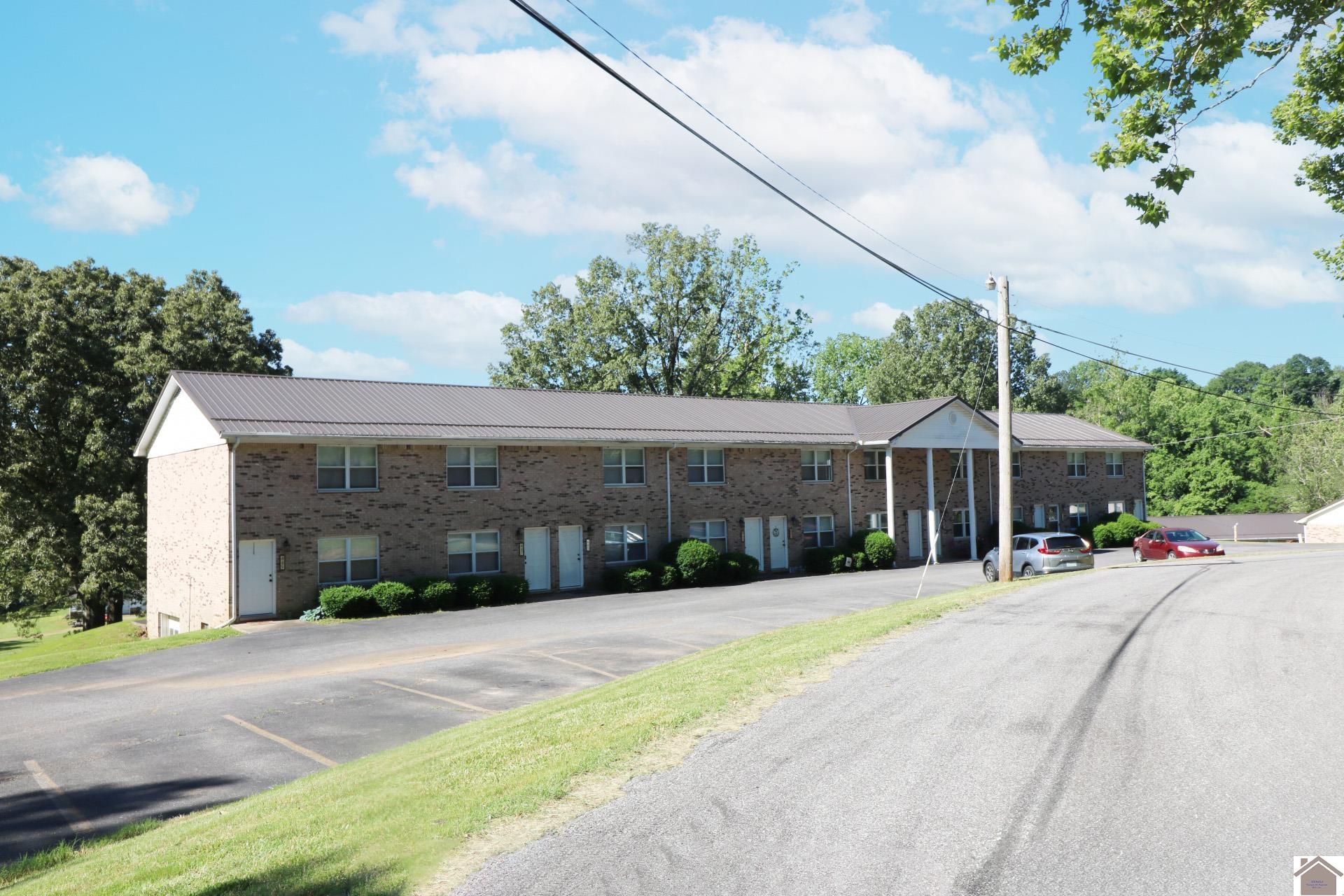 401,427,431,451 Hutchinson Ave