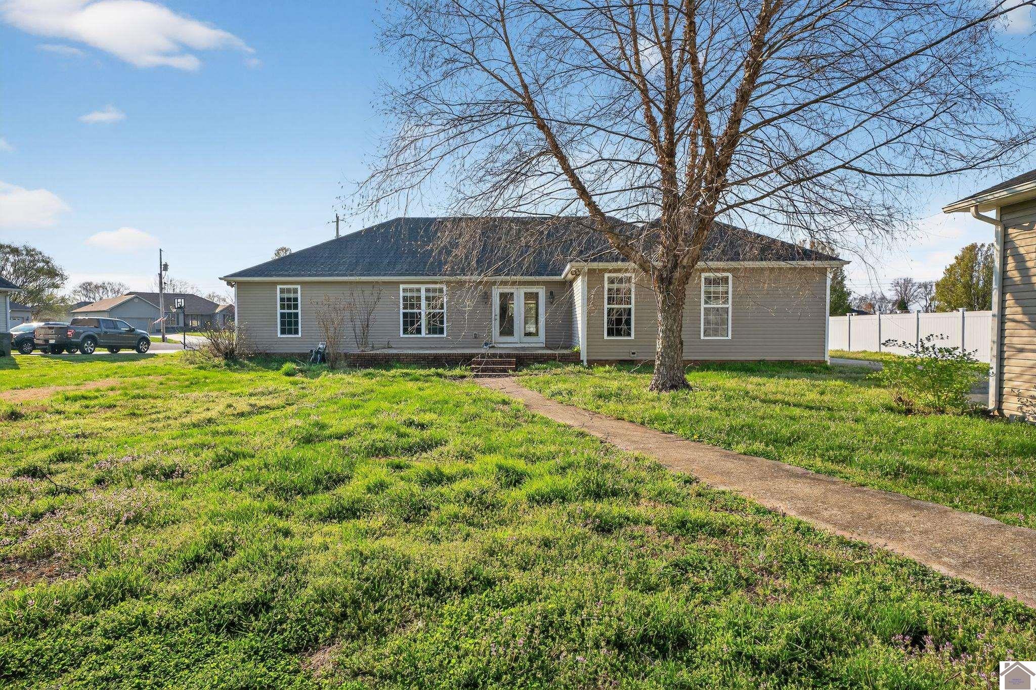 302 Victoria Court