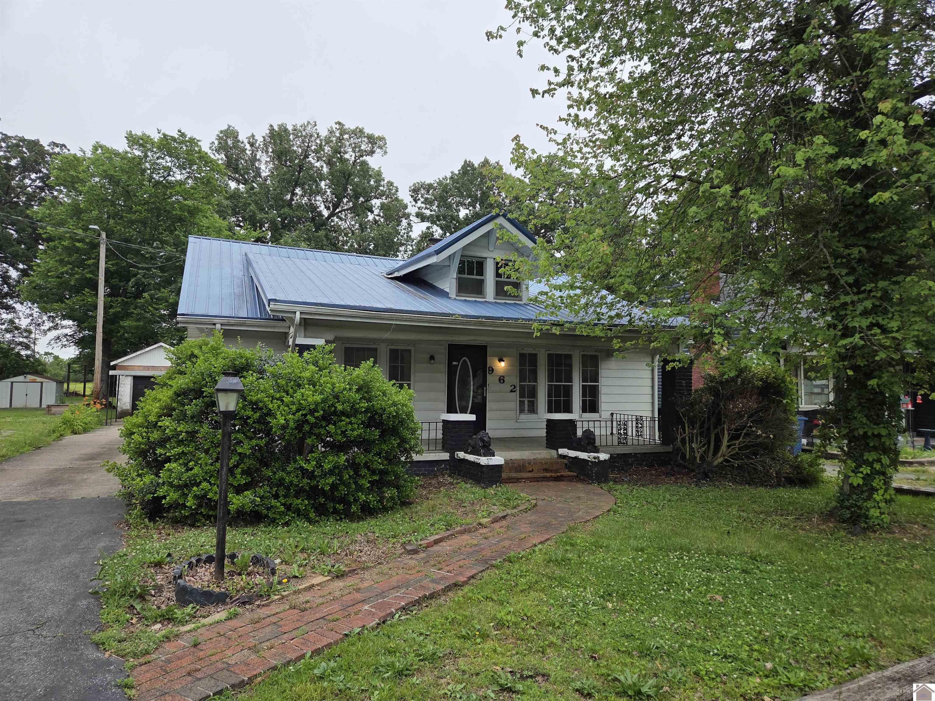 Photo 1 of 16 — 962 Husband Road, Paducah, KY 42003