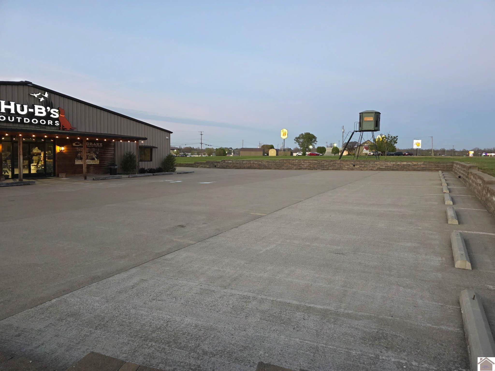 220 Hwy 62 W