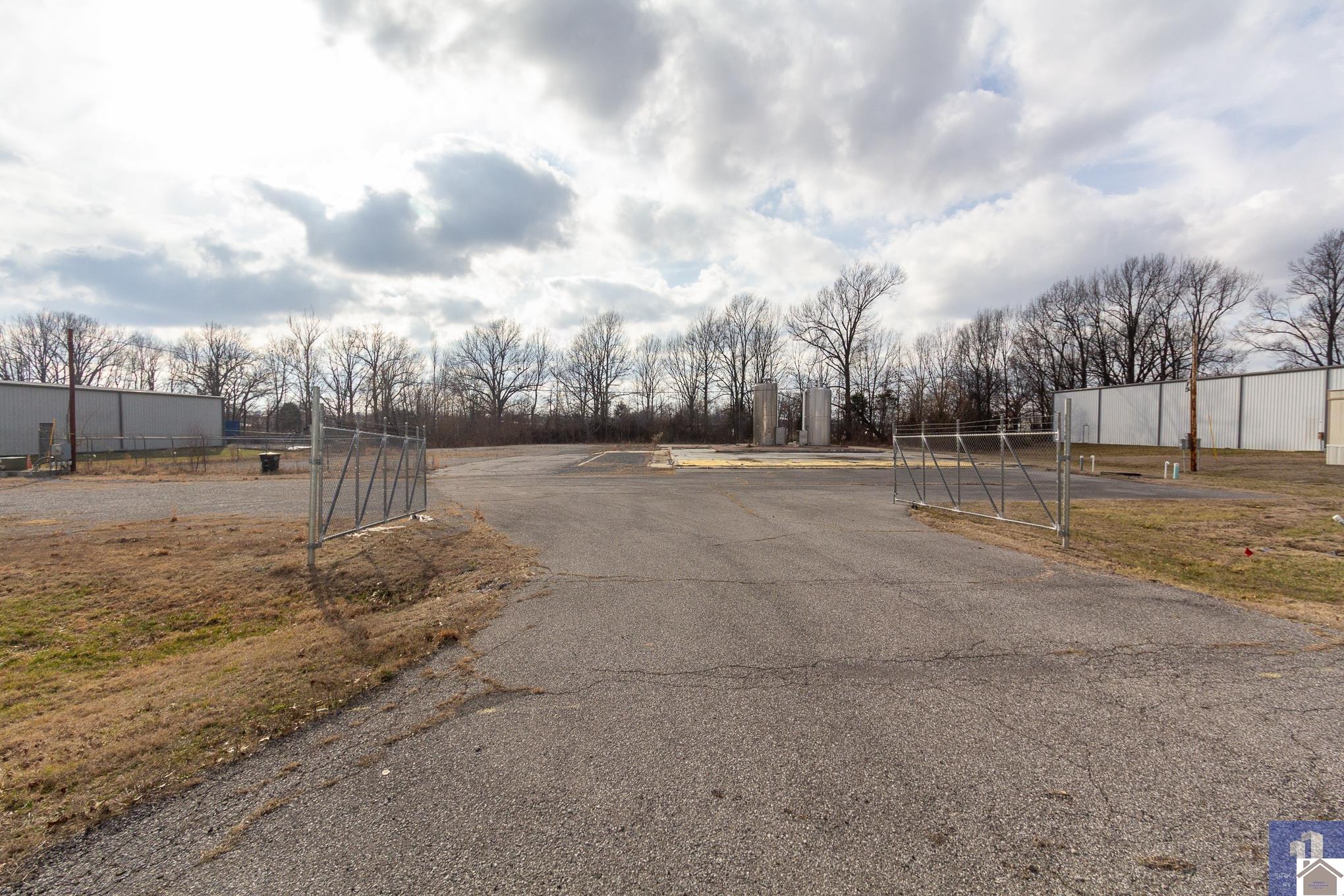 3865 Industrial Drive