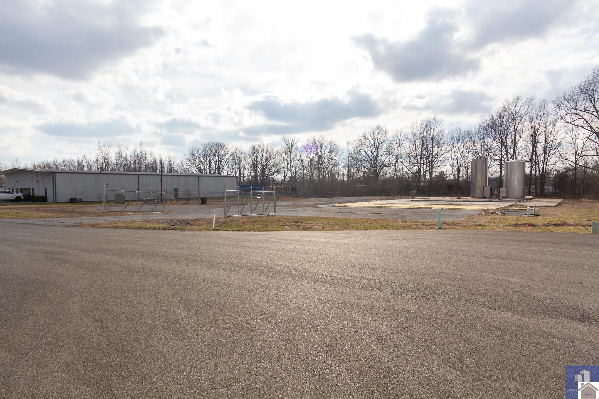 3865 Industrial Drive