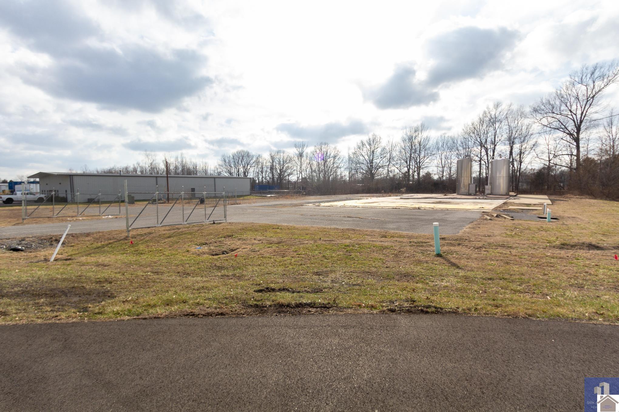 3865 Industrial Drive