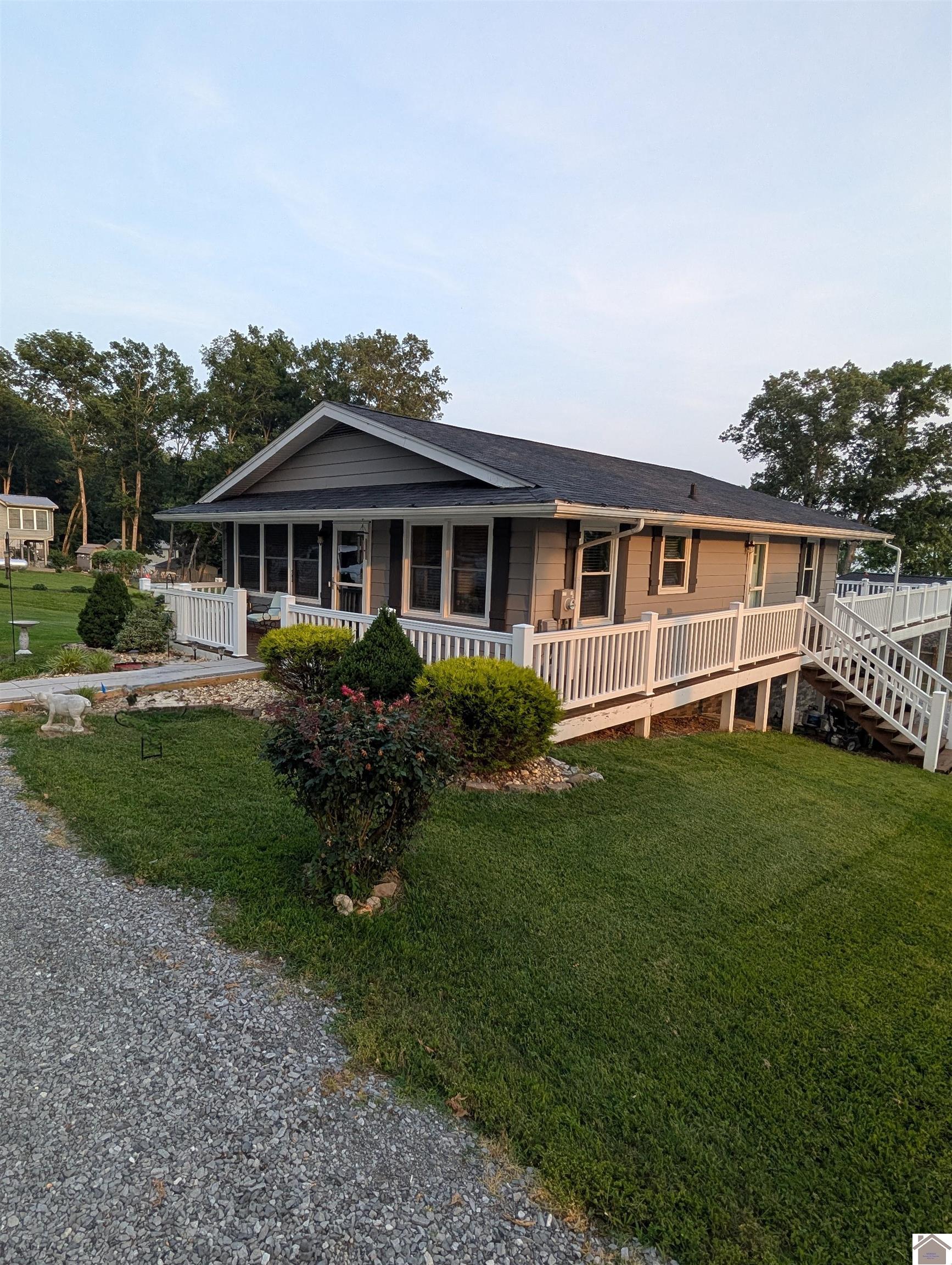 41 Nancy Ave.