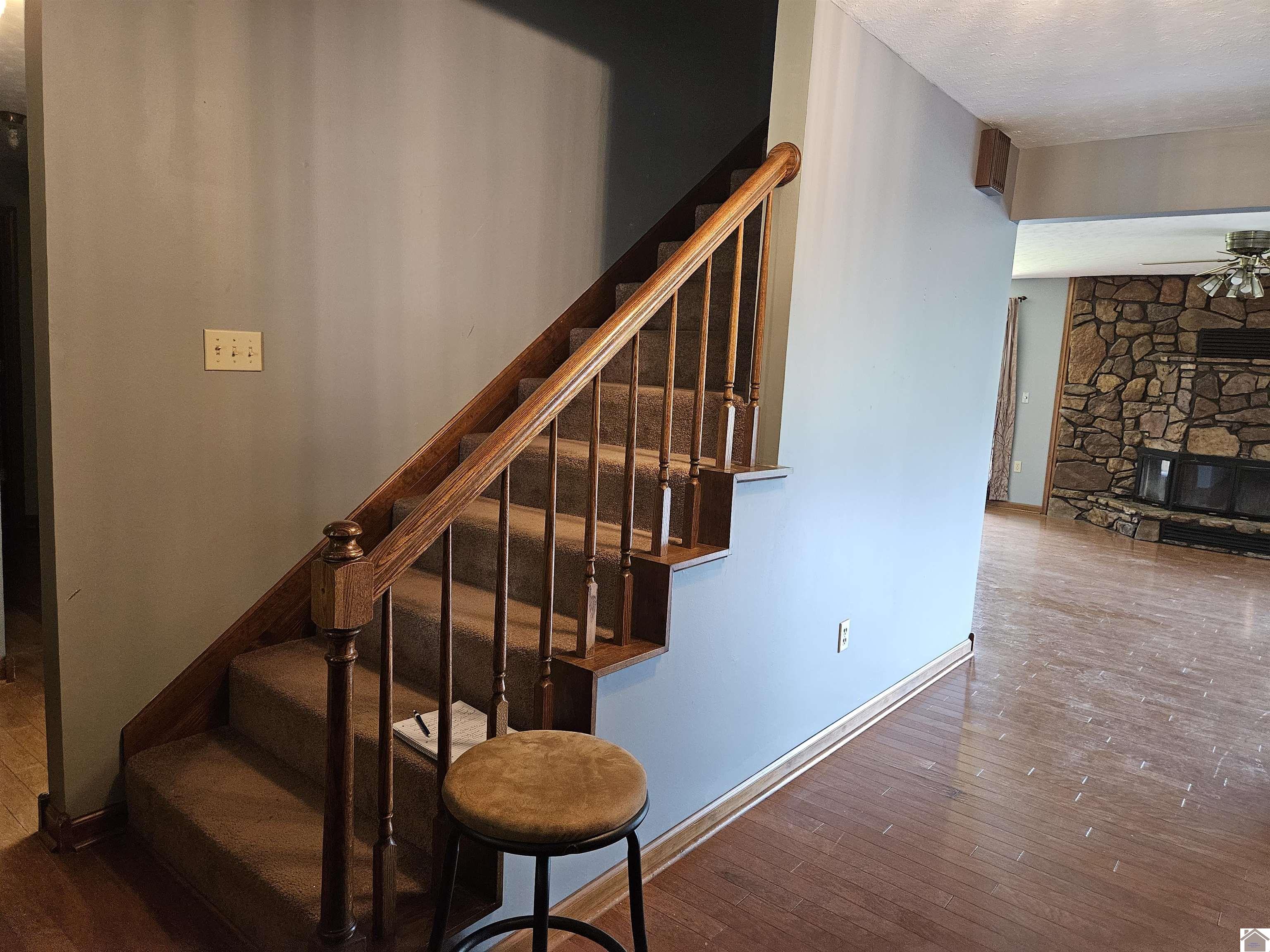 302 Williams Lane