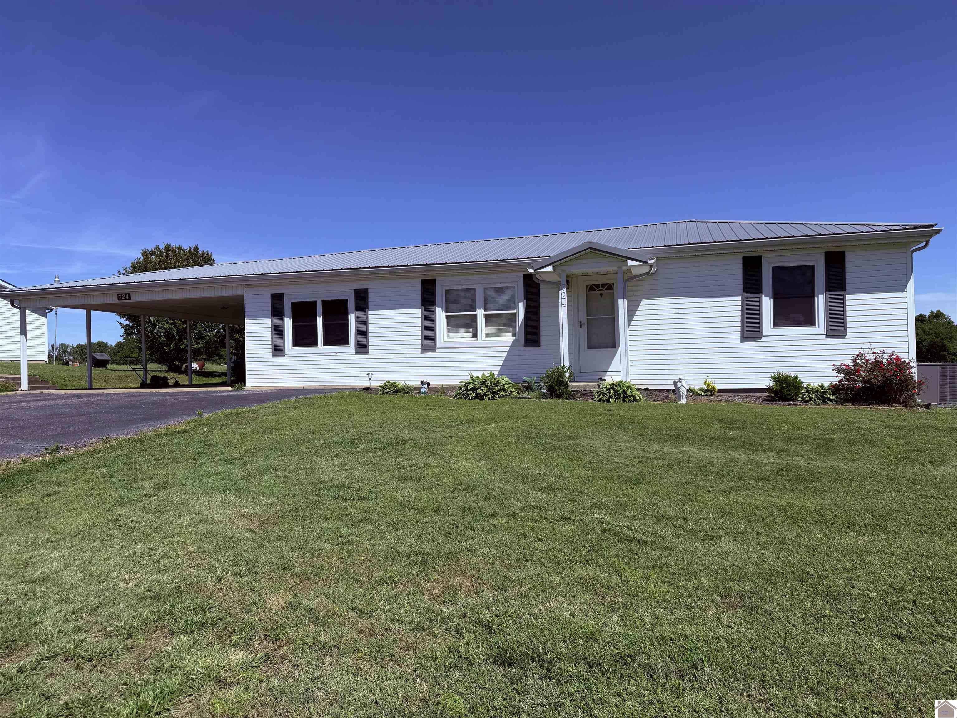 Photo 1 of 49 — 724 Armstrong, Smithland, KY 42081