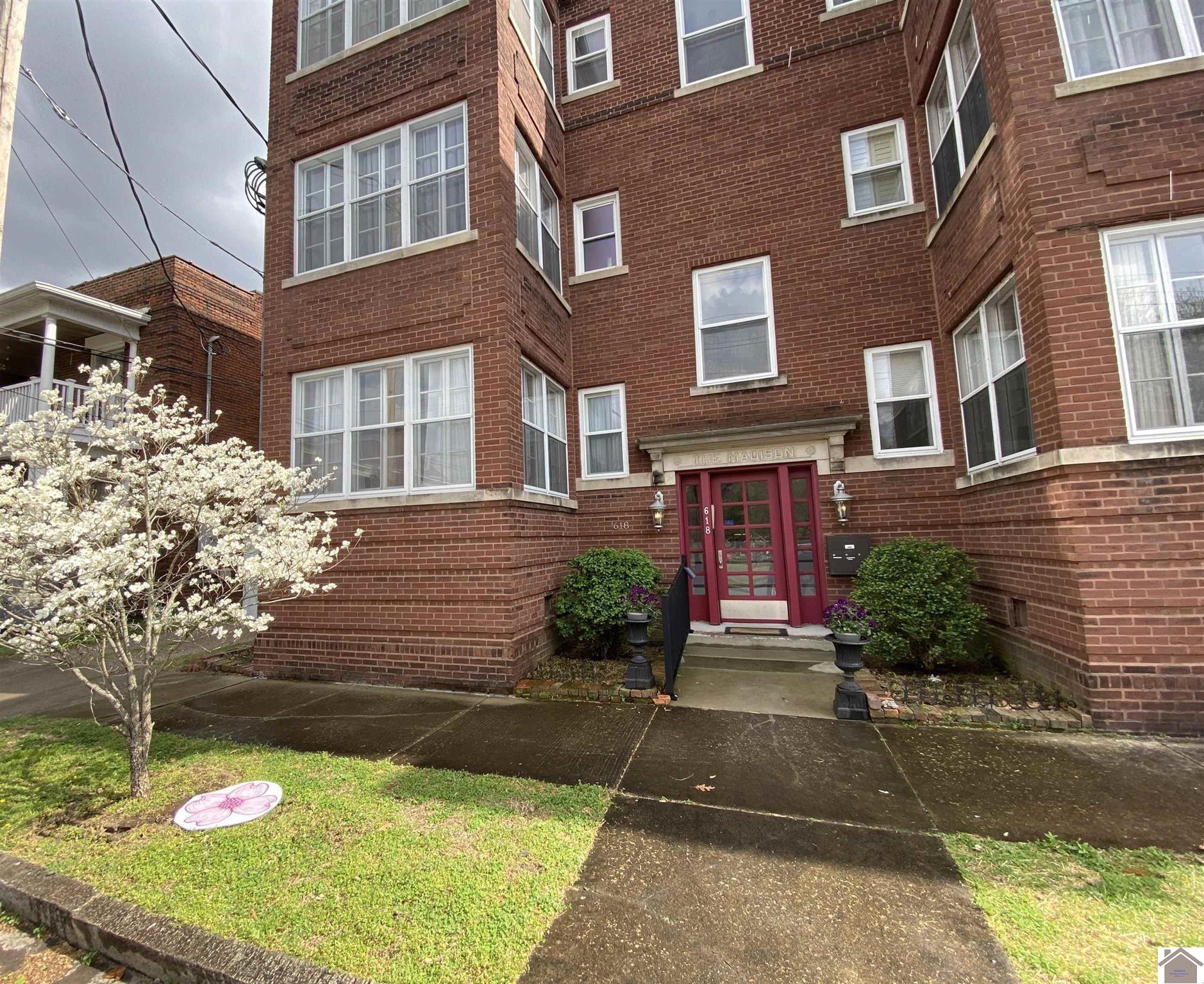 Photo 1 of 32 — 618 Madison, Paducah, KY 42001