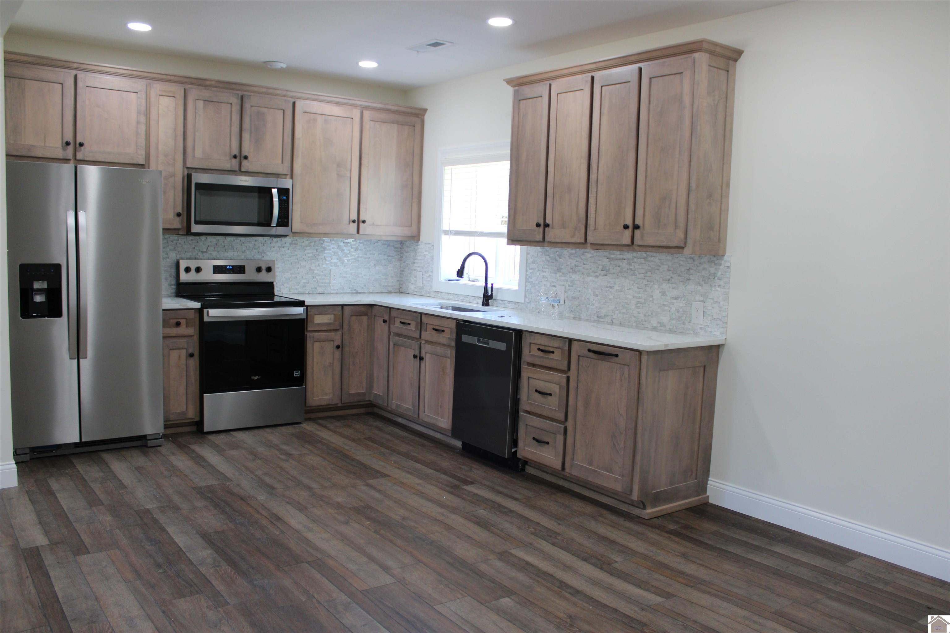 346 W Main