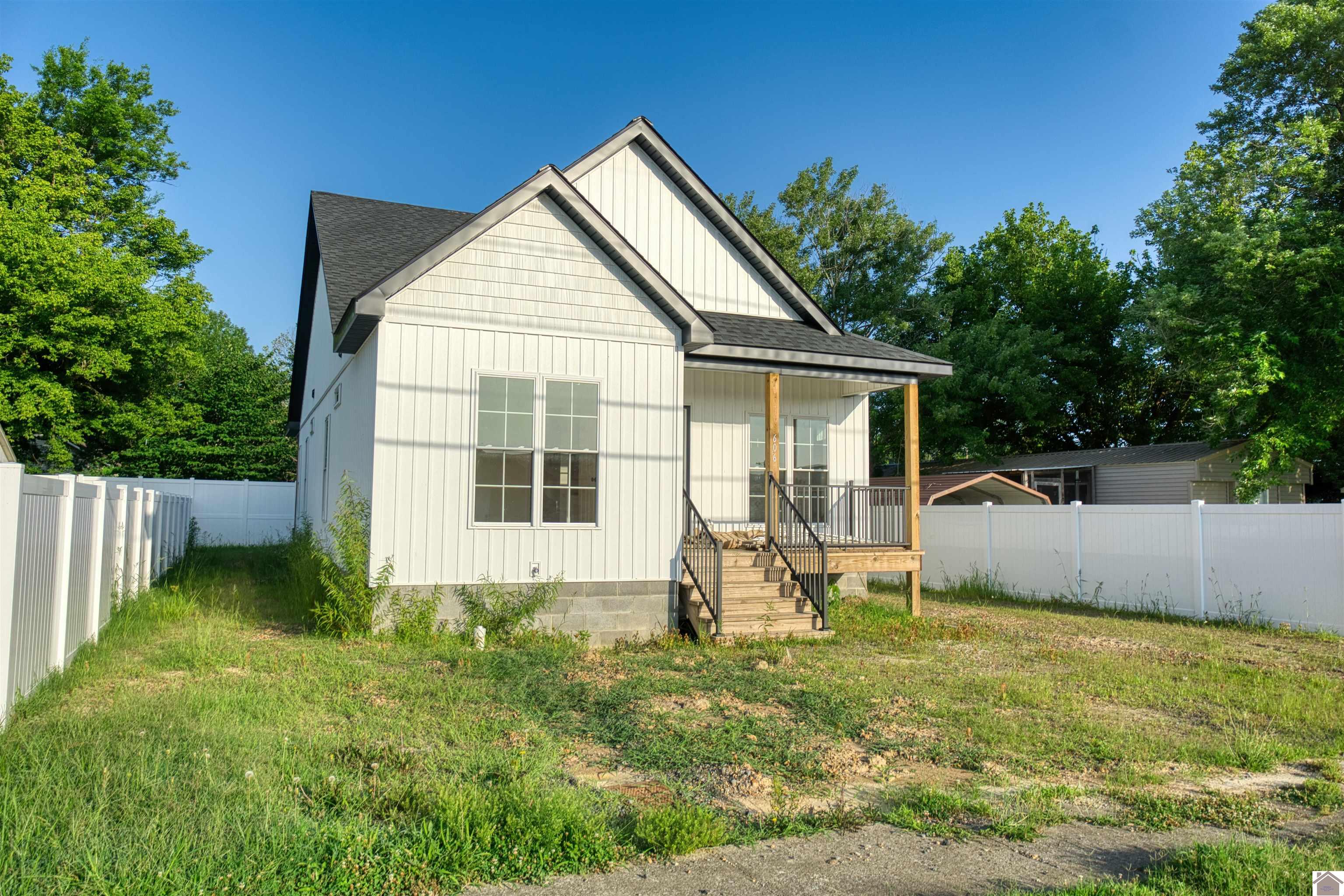 606 Olive Street