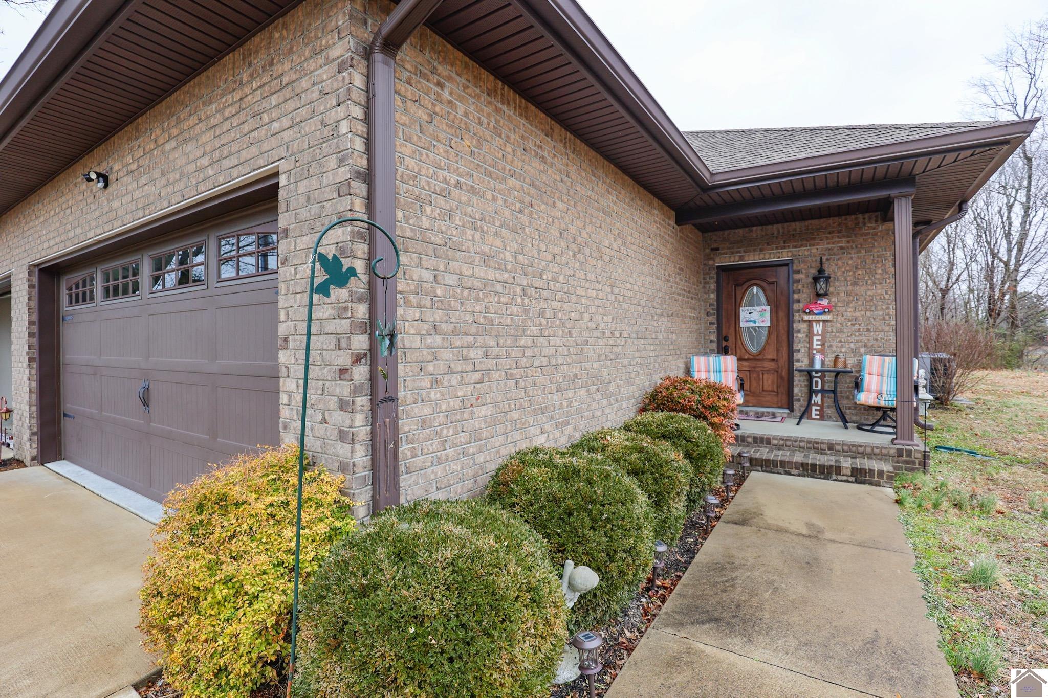 20 & 22 Hamilton Dr.