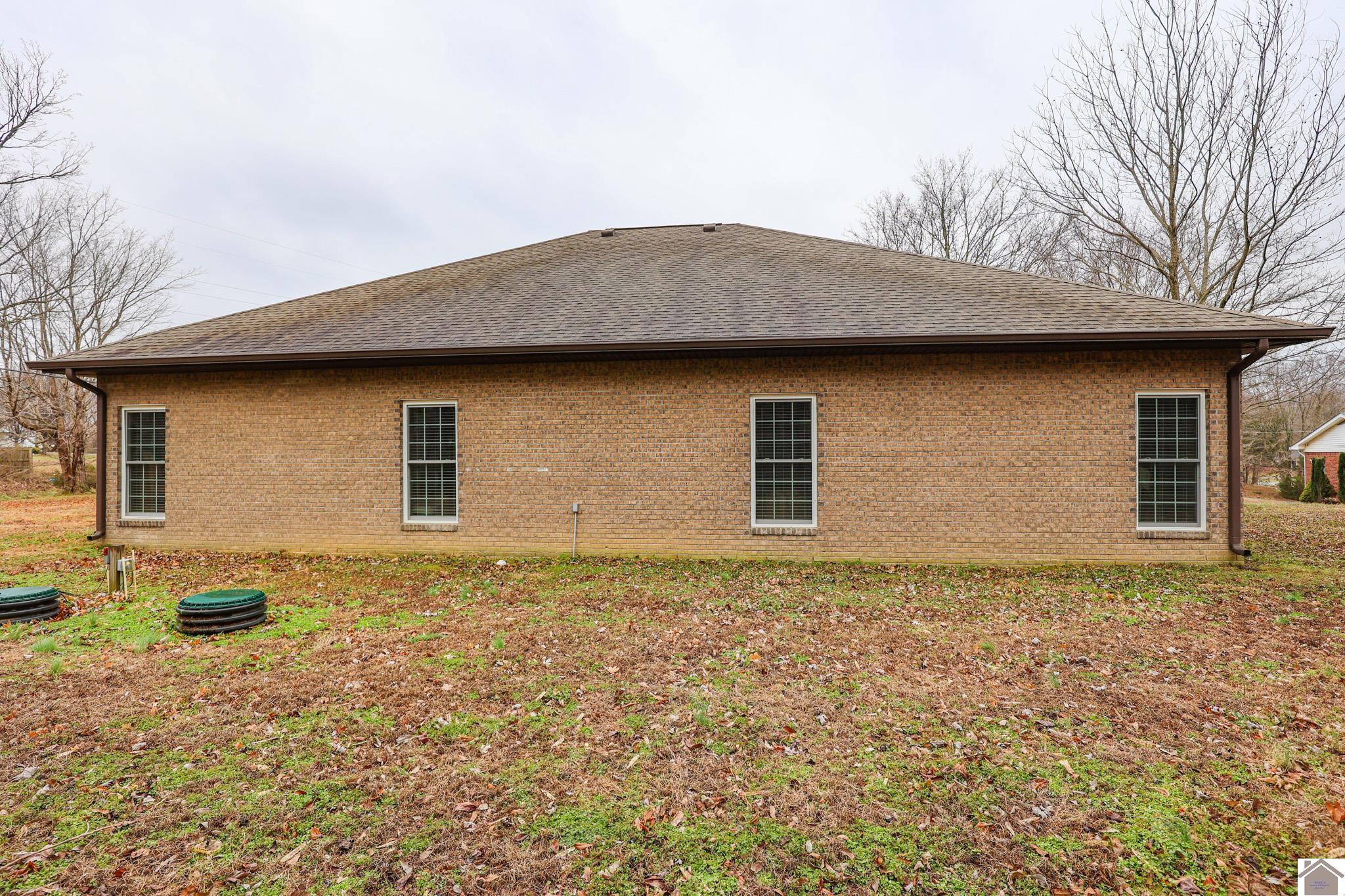 20 & 22 Hamilton Dr.