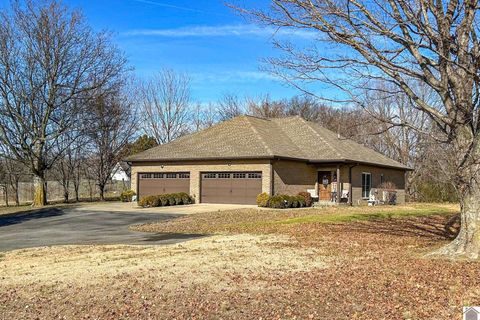 20 & 22 Hamilton Dr. Benton KY 42025