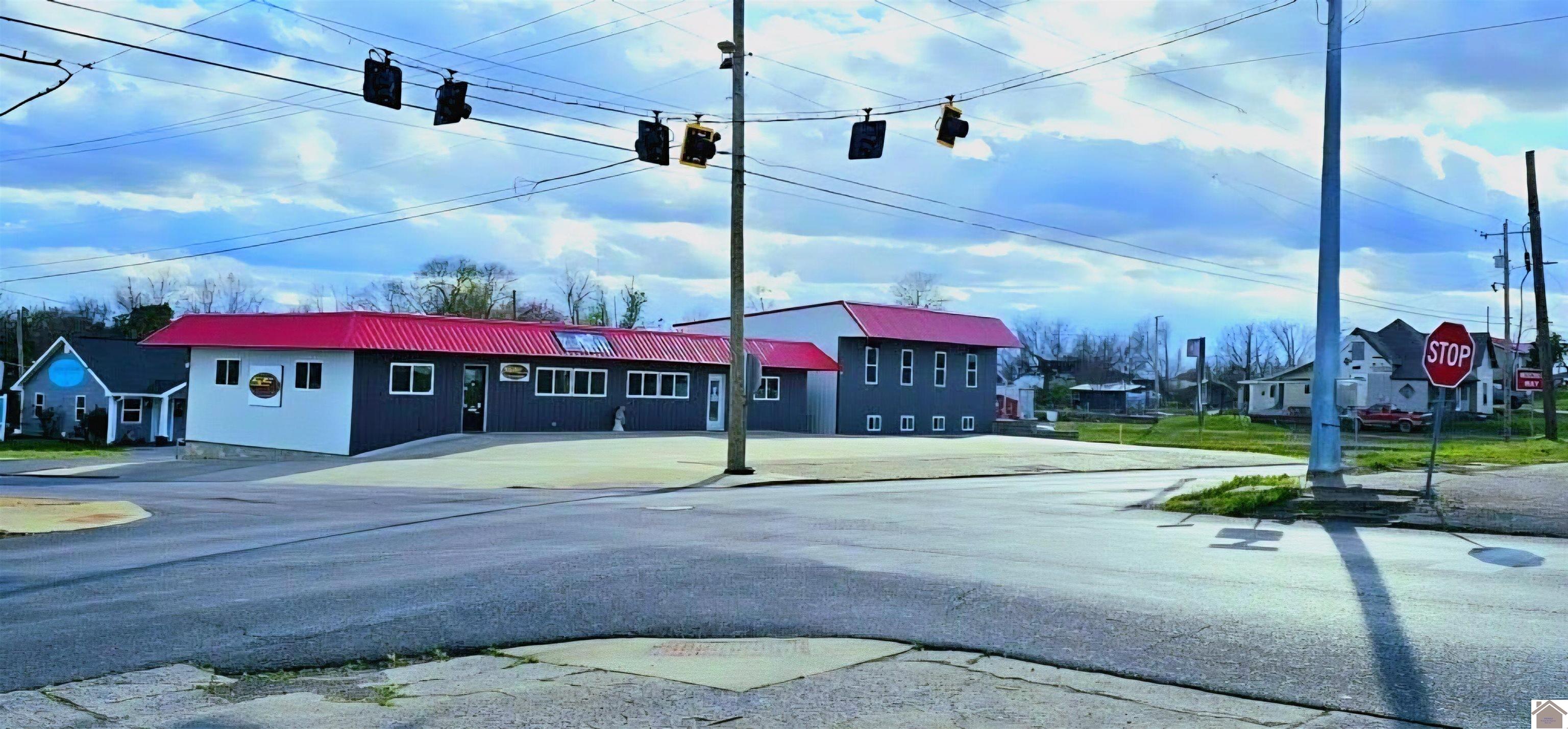 Photo 1 of 41 — 304, 306, 314 W Walnut St, Mayfield, KY 42066