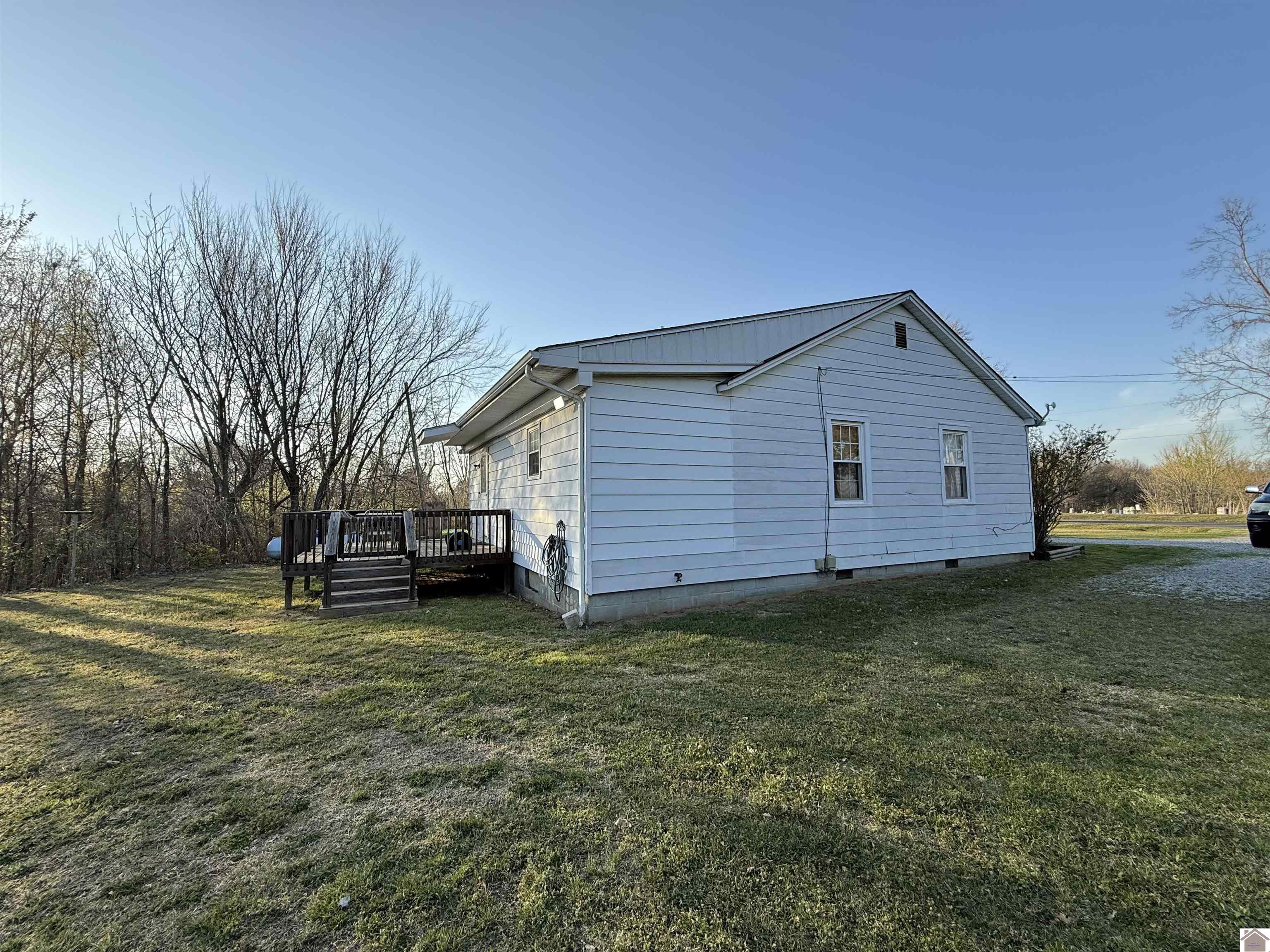7427 E State Route 1529