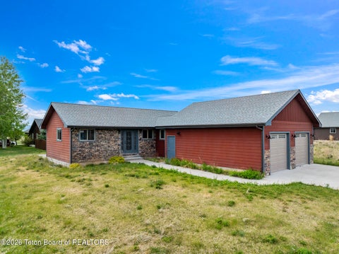 Photo of 532 PALISADES TRAIL TRL, Driggs, ID 83422 (MLS # 26-1319)