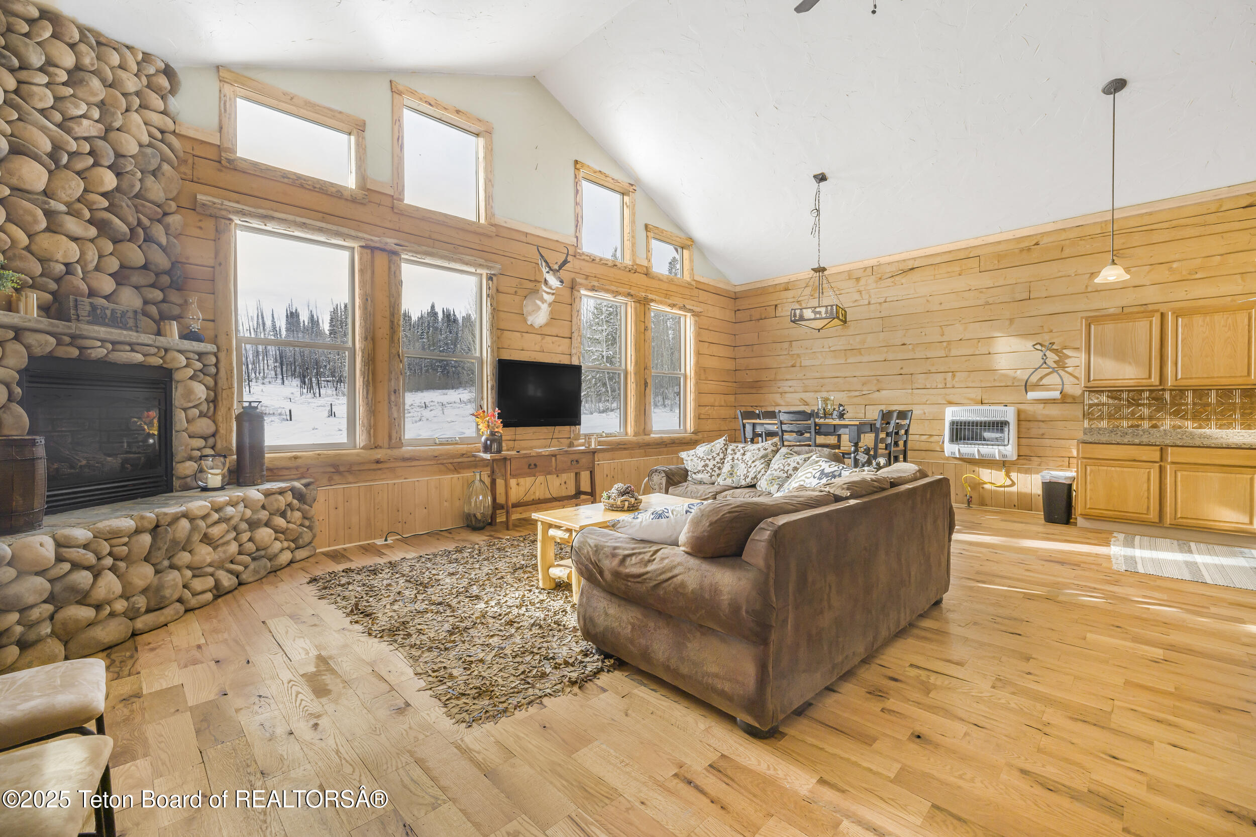 Daniel, Wyoming 83115, United States, 6 Bedrooms Bedrooms, ,2 BathroomsBathrooms,Residential,Active,16544