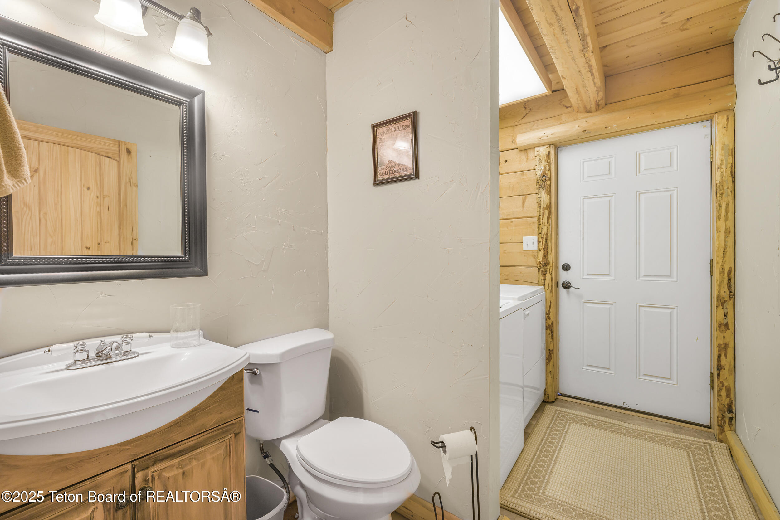 Daniel, Wyoming 83115, United States, 6 Bedrooms Bedrooms, ,2 BathroomsBathrooms,Residential,Active,16544