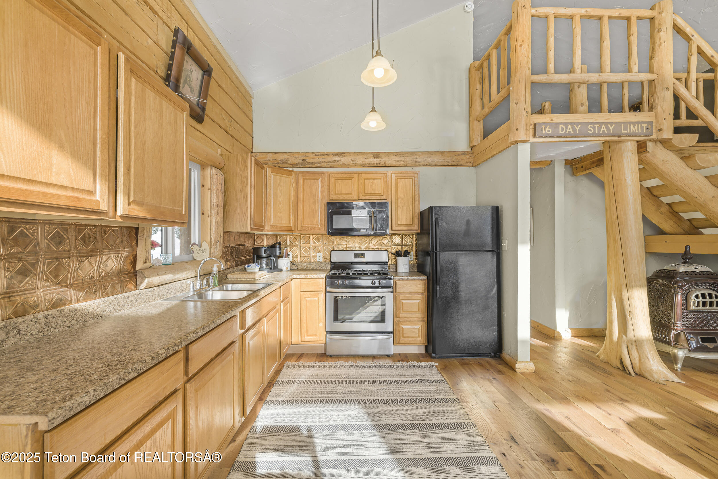 Daniel, Wyoming 83115, United States, 6 Bedrooms Bedrooms, ,2 BathroomsBathrooms,Residential,Active,16544