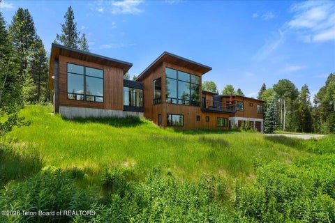 Photo of 3650 W HIGHLAND Trail, Jackson, WY 83001 (MLS # 26-1027)