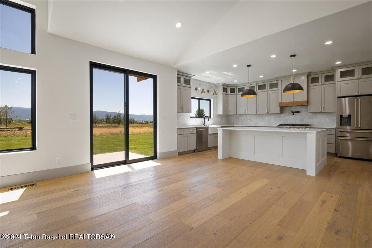 Victor, Idaho 83455, United States, 4 Bedrooms Bedrooms, ,4 BathroomsBathrooms,Residential,Active,54989