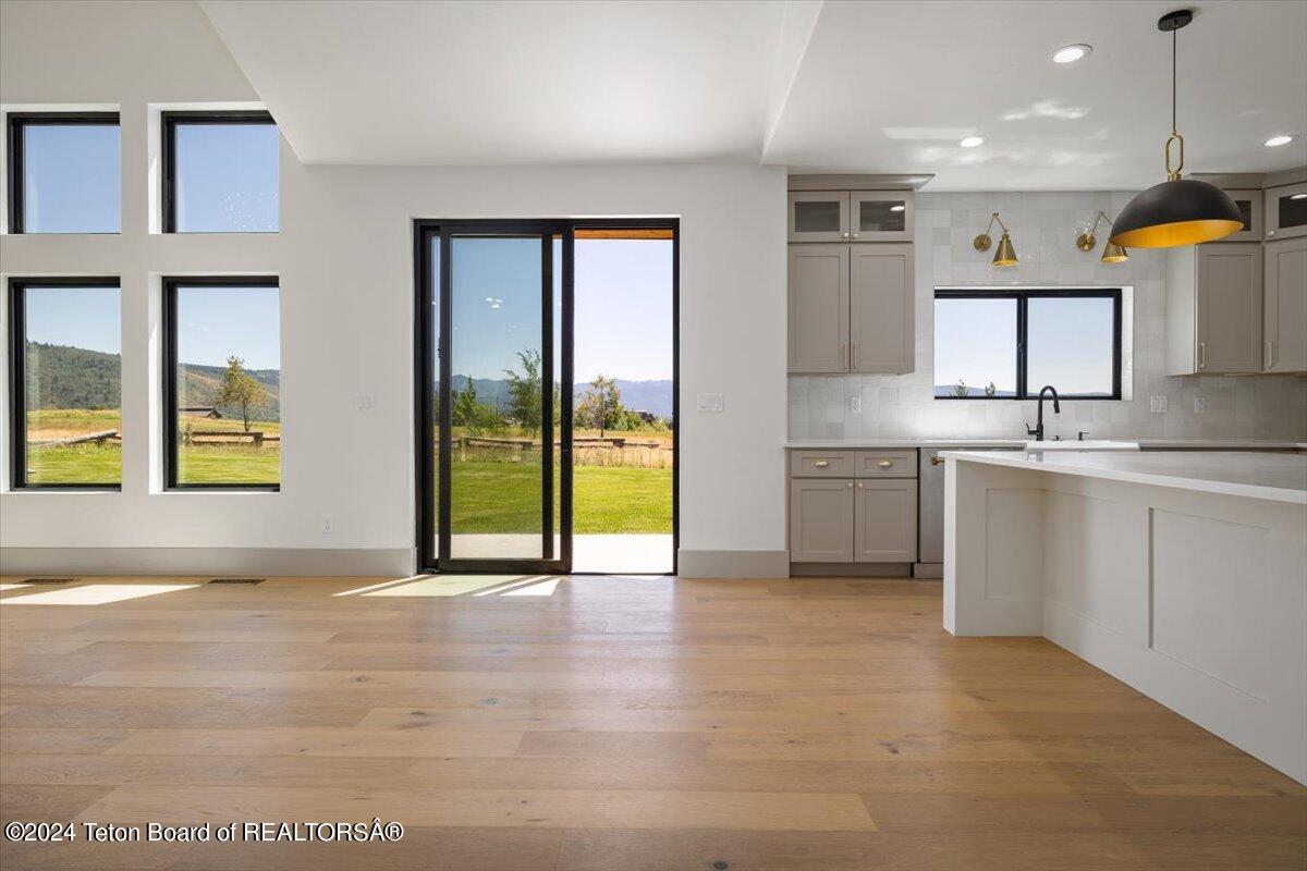 Victor, Idaho 83455, United States, 4 Bedrooms Bedrooms, ,4 BathroomsBathrooms,Residential,Active,54989