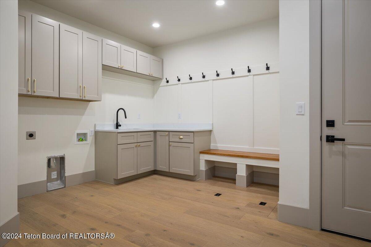 Victor, Idaho 83455, United States, 4 Bedrooms Bedrooms, ,4 BathroomsBathrooms,Residential,Active,54989