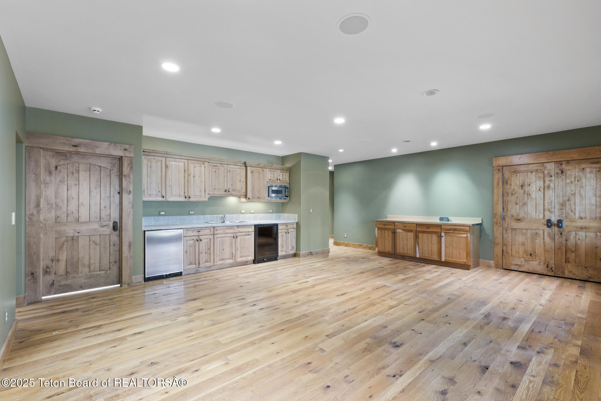 Wilson, Wyoming 83014, United States, 3 Bedrooms Bedrooms, ,4 BathroomsBathrooms,Residential,Active,158922