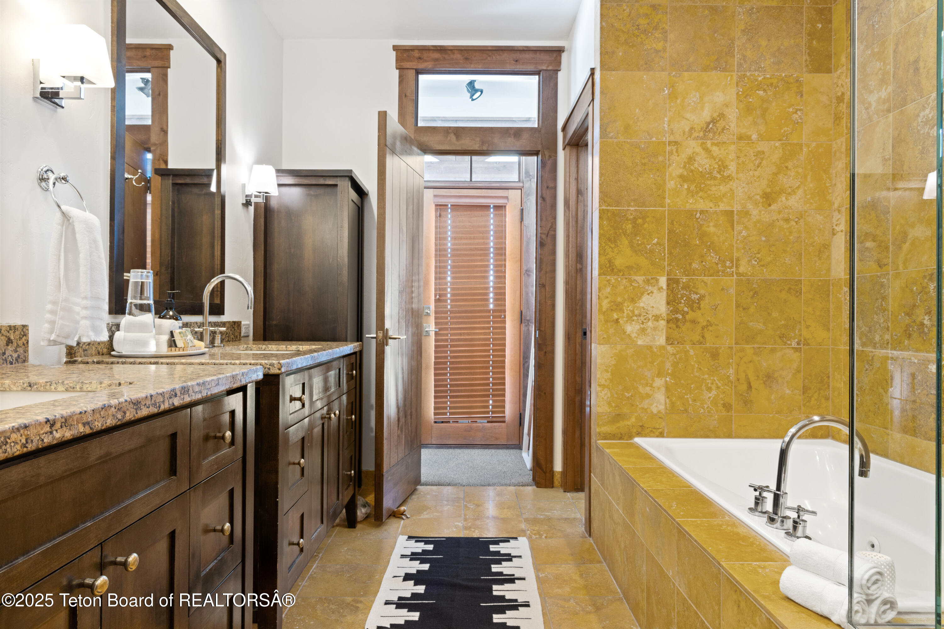 Jackson, Wyoming 83001, United States, 4 Bedrooms Bedrooms, ,4 BathroomsBathrooms,Residential,Active,123571