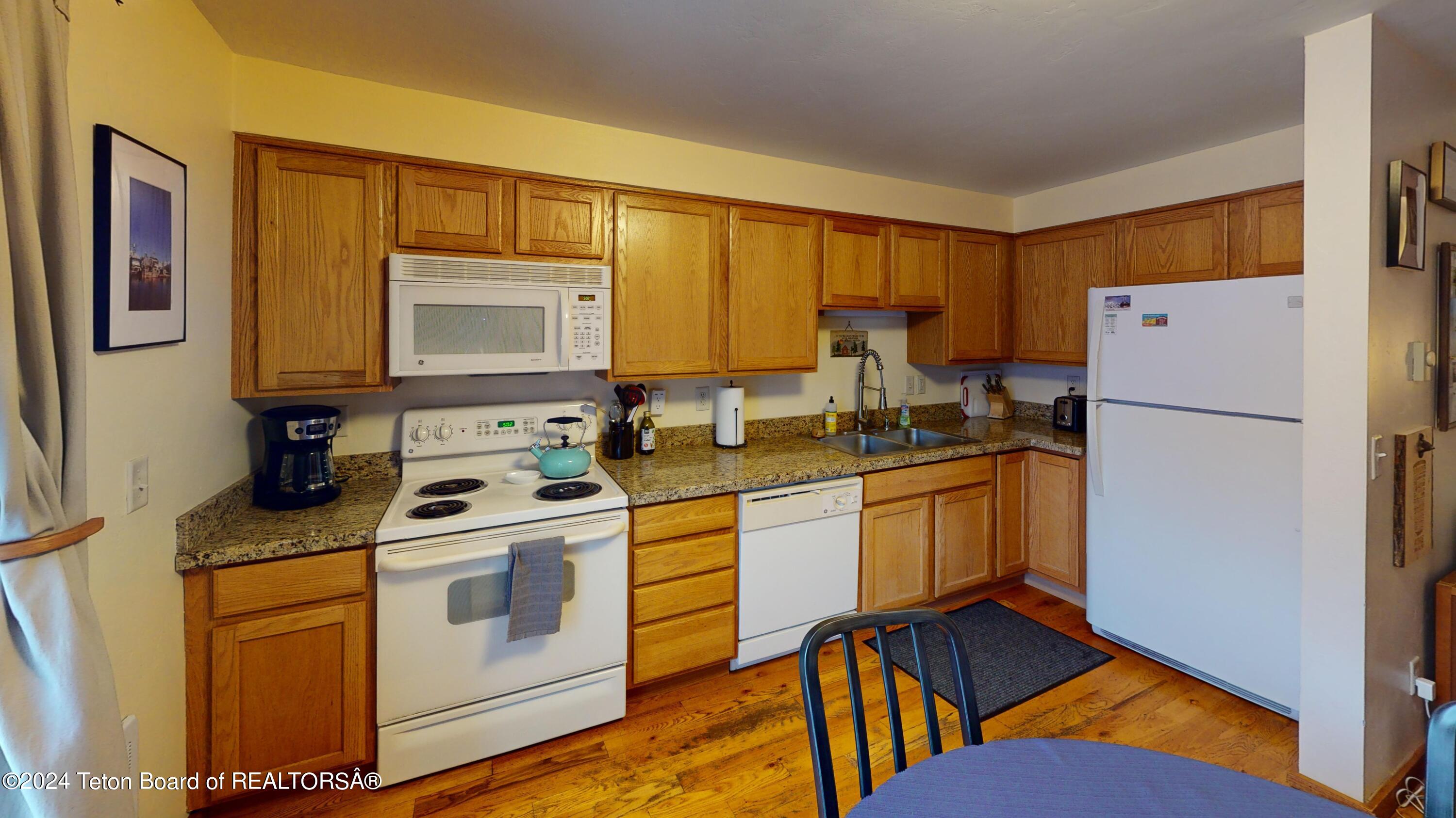 Jackson, Wyoming 83001, United States, 2 Bedrooms Bedrooms, ,1 BathroomBathrooms,Residential,Pending,64833