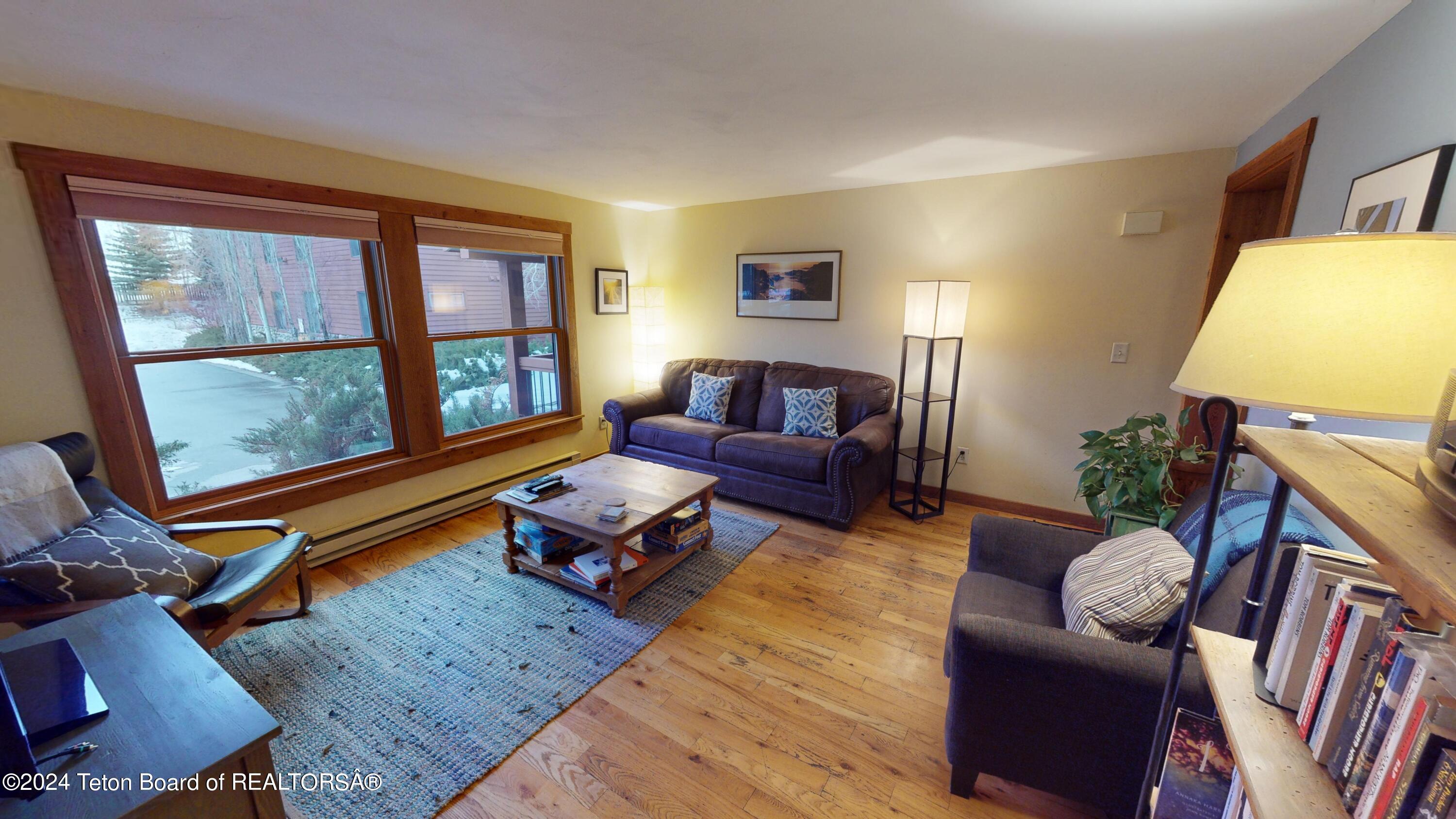 Jackson, Wyoming 83001, United States, 2 Bedrooms Bedrooms, ,1 BathroomBathrooms,Residential,Pending,64833