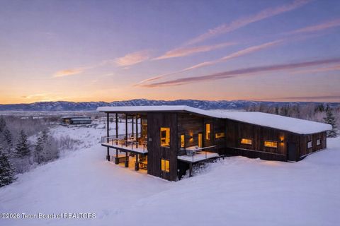 Photo of 1735 Overlook Road, Victor, ID 83455 (MLS # 26-292)