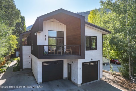 Photo of 265 CRABTREE Lane, Jackson, WY 83001 (MLS # 26-1341)