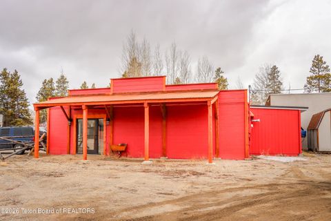 Photo of 423 W Pine Street, Pinedale, WY 82941 (MLS # 26-388)