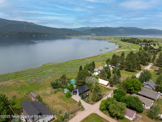 247 COTTAGE LN, ALPINE, WY 83128 - Image 32bfe9280a1b76941c9e8e2d9c8fbb62/1716726000