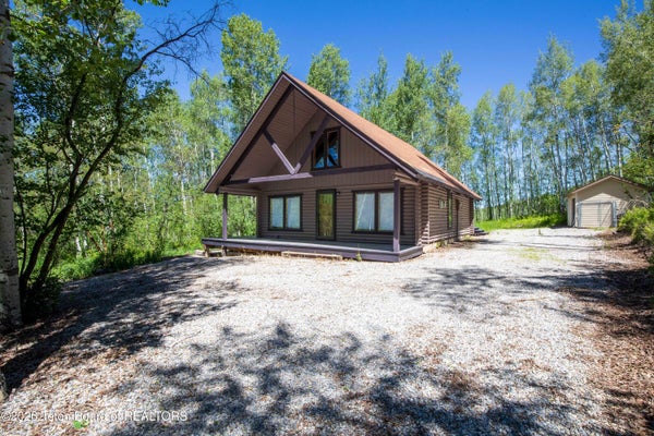 33 MAHOGANY CIR, STAR VALLEY RANCH, WY 83127 - Image 45601d319dfcf8a03e76b2c1d540f8be/1183480674