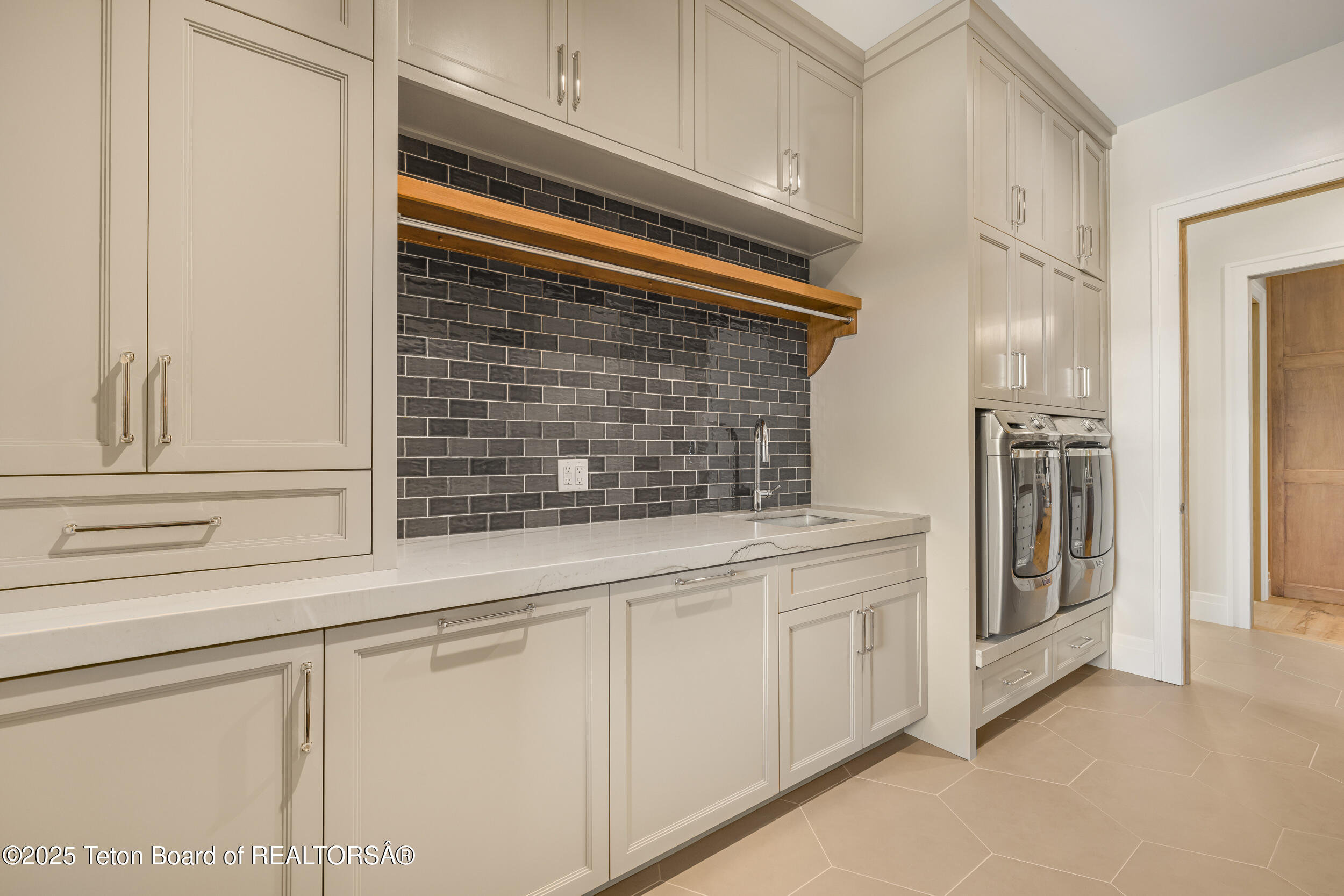 Swan Valley, Idaho 83449, United States, 4 Bedrooms Bedrooms, ,4 BathroomsBathrooms,Residential,Active,225448