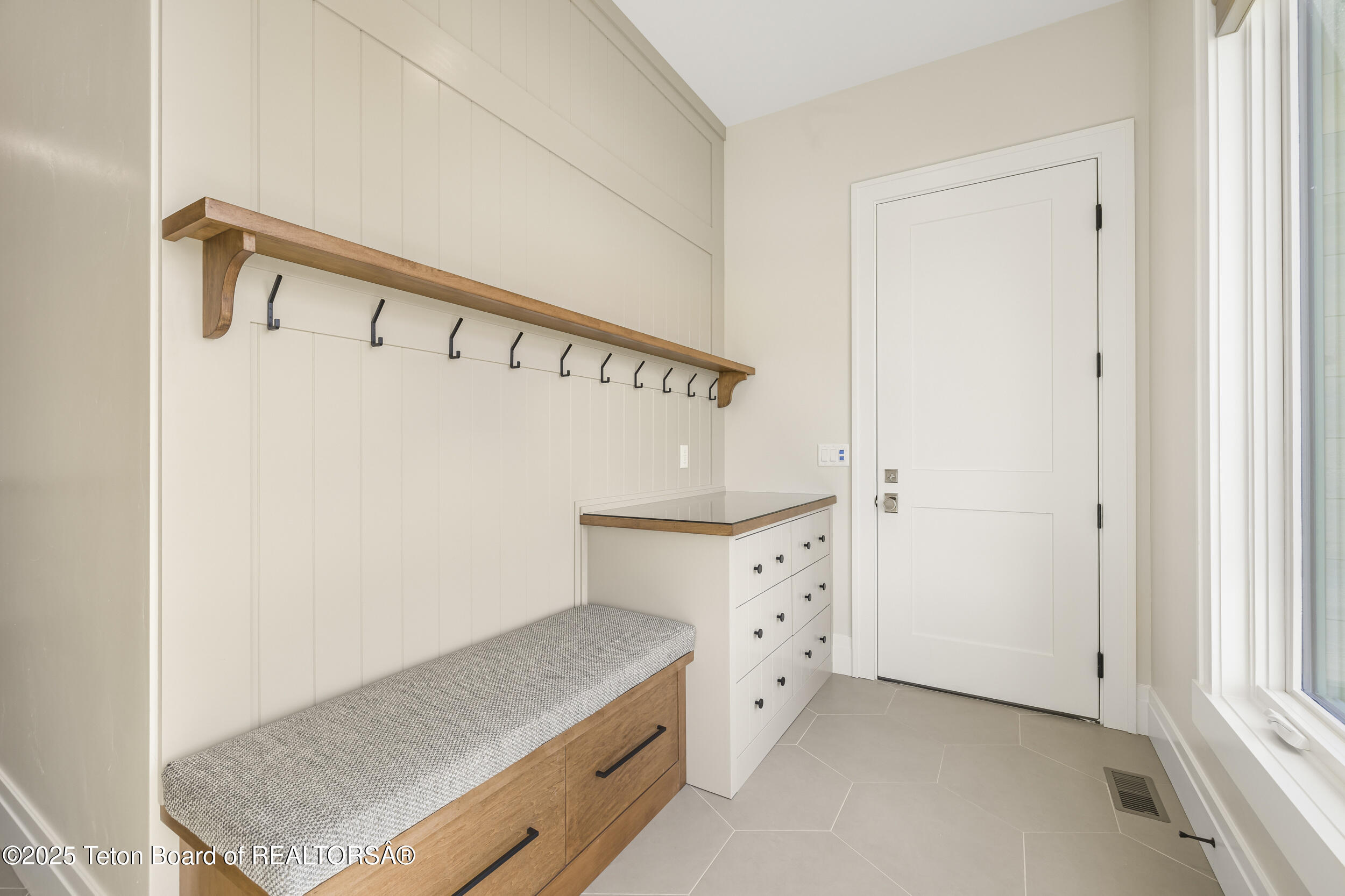 Swan Valley, Idaho 83449, United States, 4 Bedrooms Bedrooms, ,4 BathroomsBathrooms,Residential,Active,225448