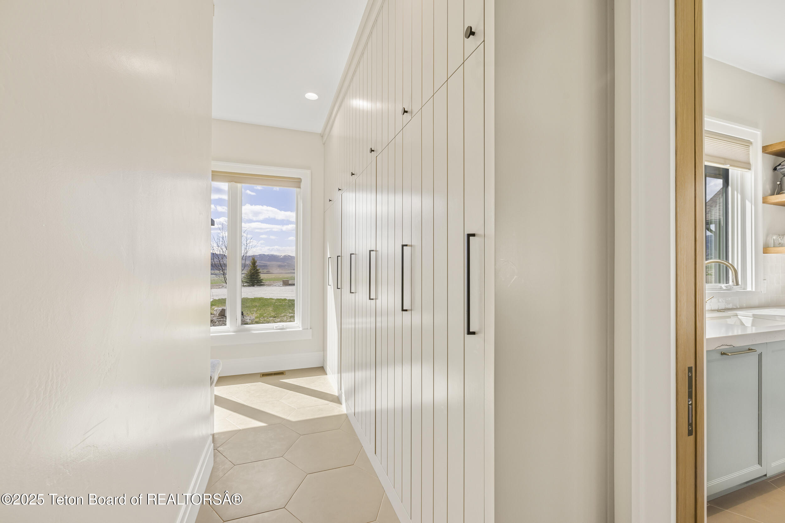 Swan Valley, Idaho 83449, United States, 4 Bedrooms Bedrooms, ,4 BathroomsBathrooms,Residential,Active,225448