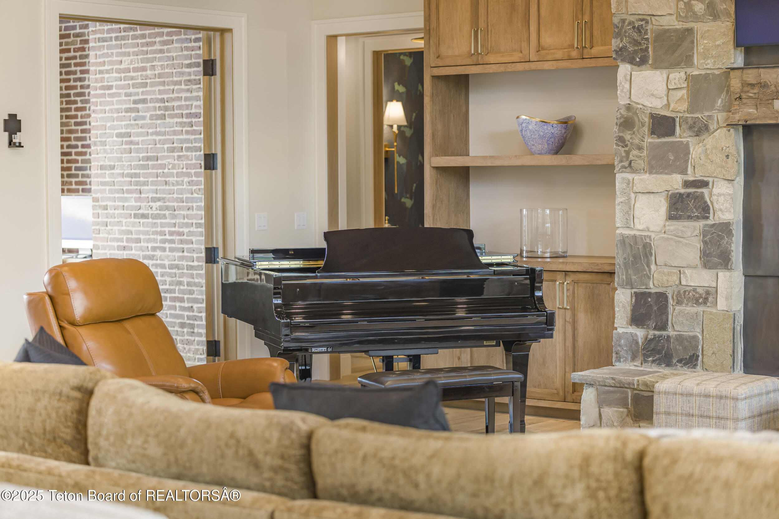 Swan Valley, Idaho 83449, United States, 4 Bedrooms Bedrooms, ,4 BathroomsBathrooms,Residential,Active,225448