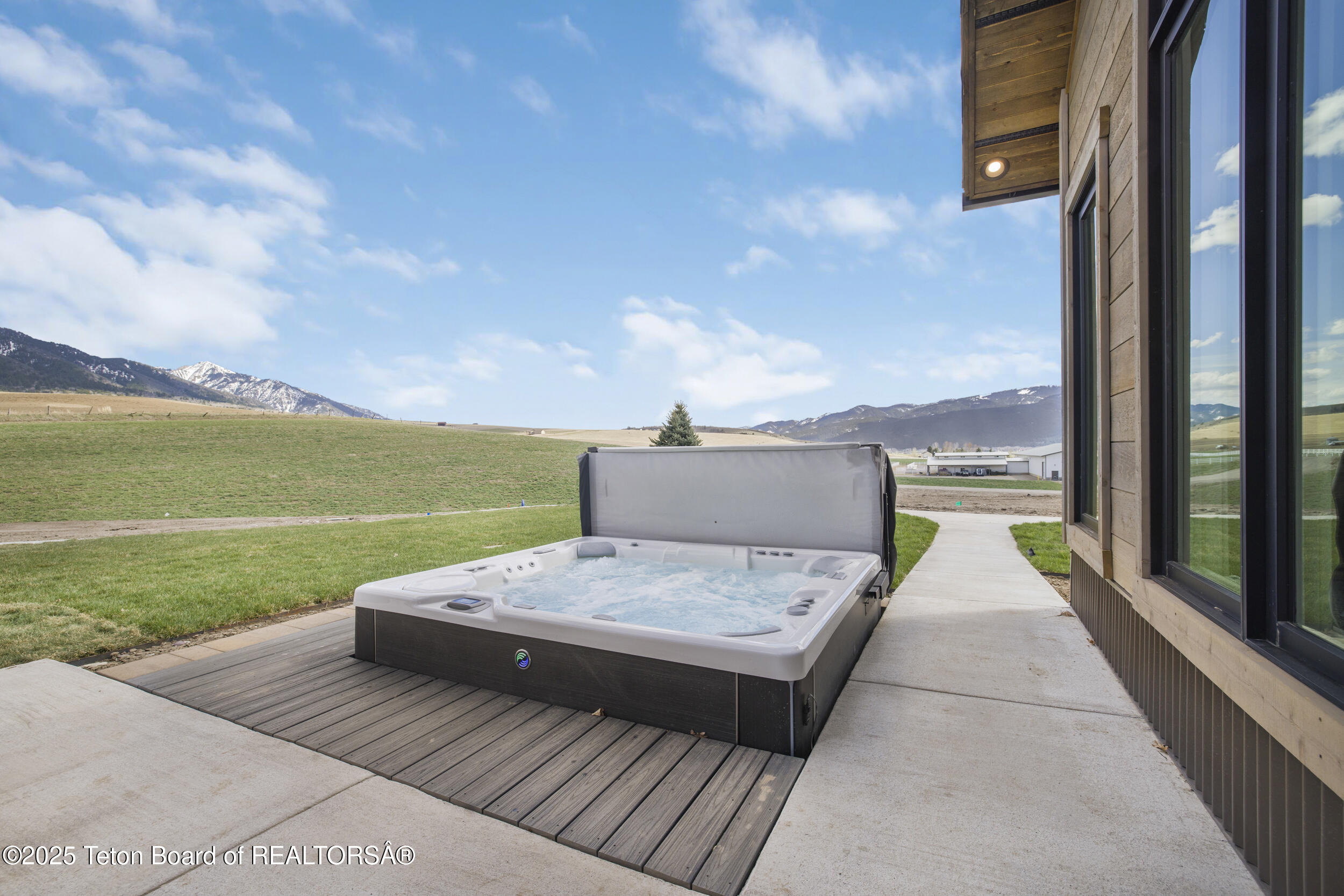 Swan Valley, Idaho 83449, United States, 4 Bedrooms Bedrooms, ,4 BathroomsBathrooms,Residential,Active,225448