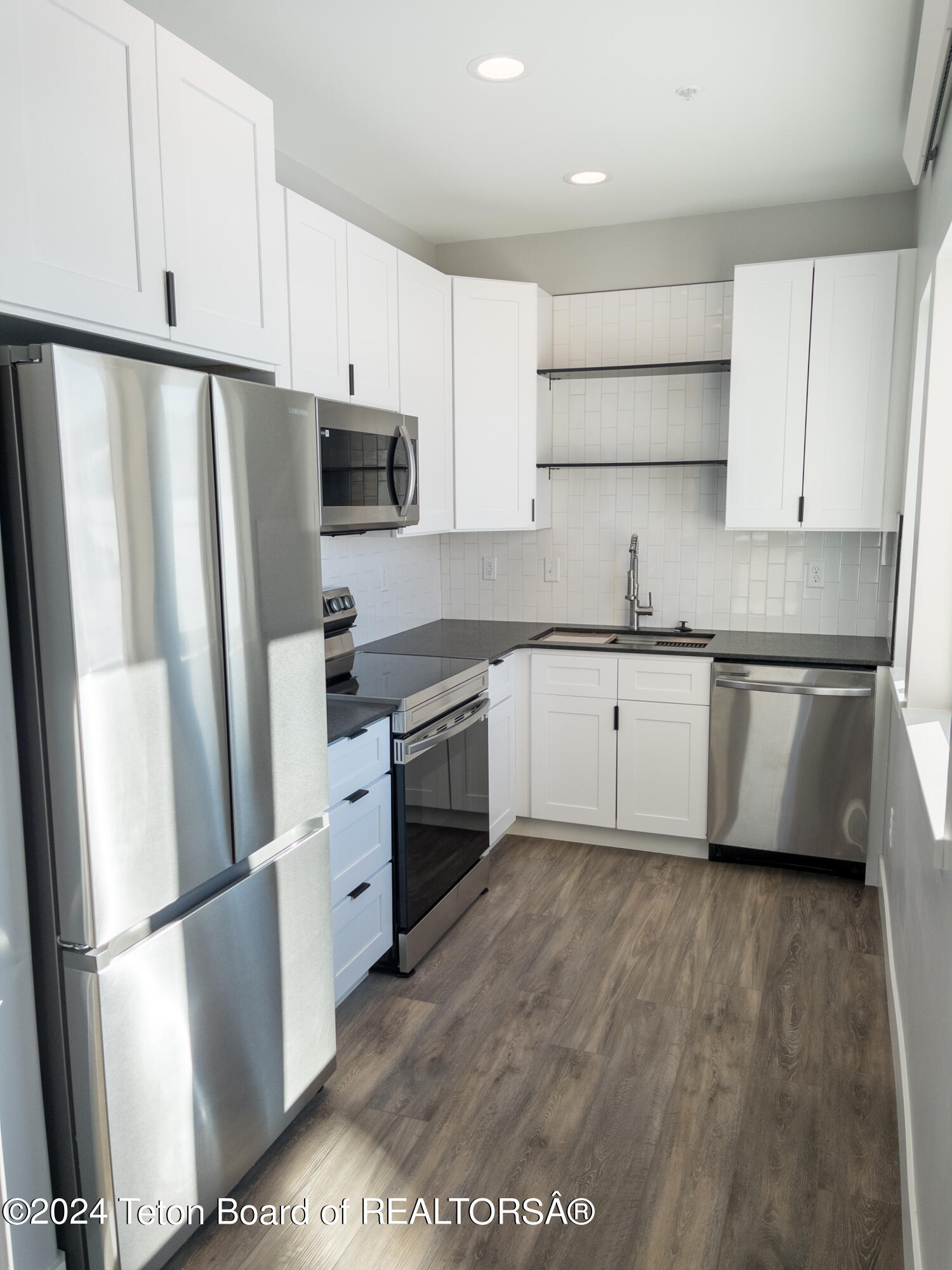 Victor, Idaho 83455, United States, 2 Bedrooms Bedrooms, ,1 BathroomBathrooms,Residential,Pending,64526