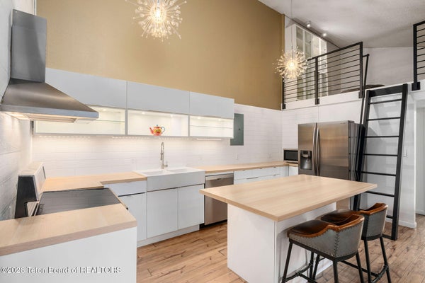 355 W DELONEY AVE APT B-8, JACKSON, WY 83001 - Image 52dde8b2c4dbddb51c057c4e0b43ae12/3095608411