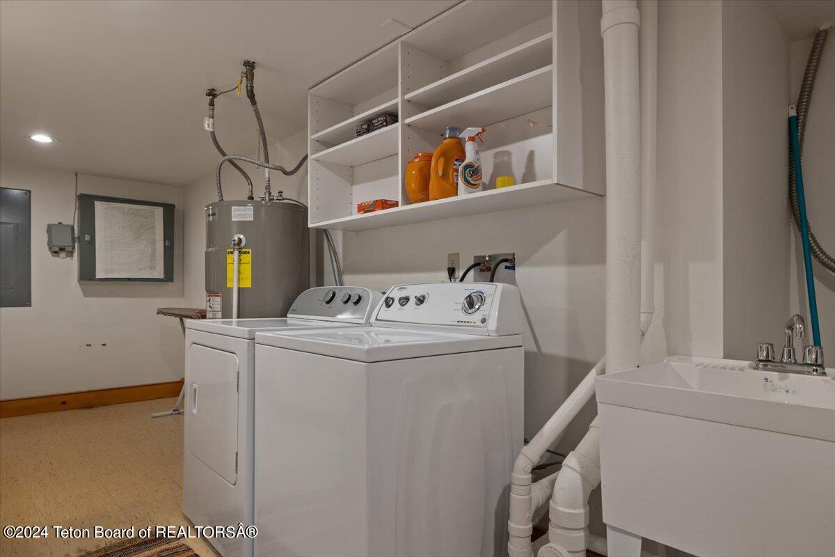 Alta, Wyoming 83414, United States, 6 Bedrooms Bedrooms, ,7 BathroomsBathrooms,Residential,Active,61781