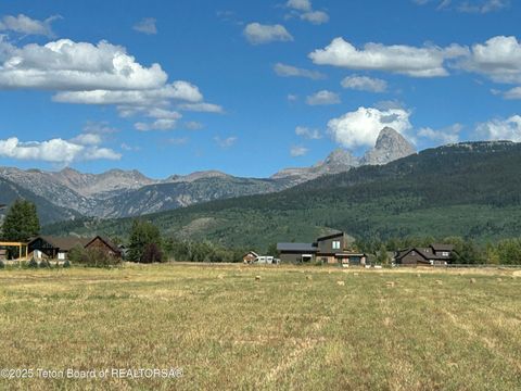 Photo of 1313 Whitetail Drive, Driggs, ID 83452 (MLS # 25-2181)