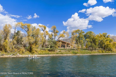 Photo of 253 RAVEN Road, Irwin, ID 83428 (MLS # 26-2629)