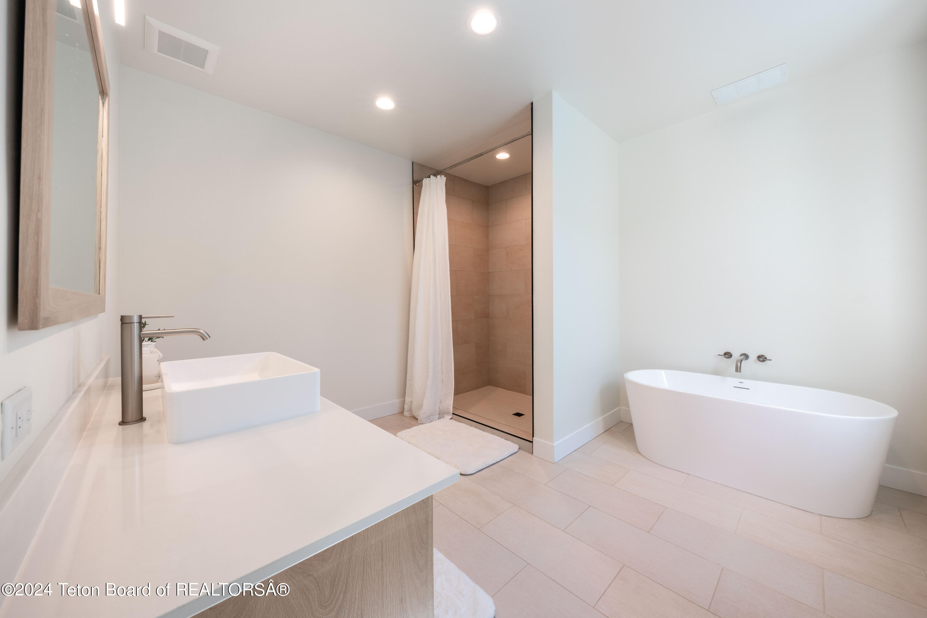 Swan Valley, Idaho 83449, United States, 5 Bedrooms Bedrooms, ,7 BathroomsBathrooms,Residential,Active,64933