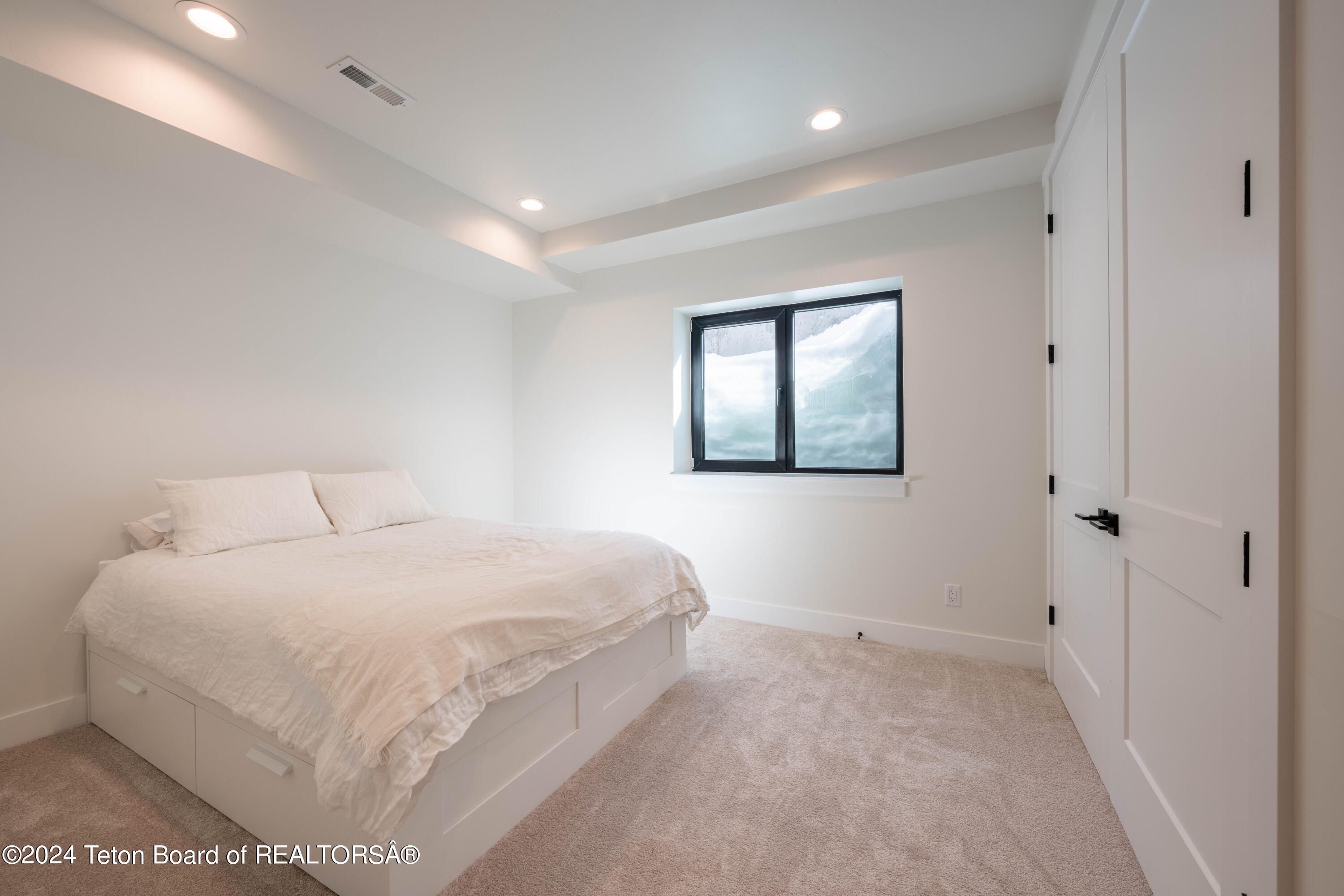 Swan Valley, Idaho 83449, United States, 5 Bedrooms Bedrooms, ,7 BathroomsBathrooms,Residential,Active,64933