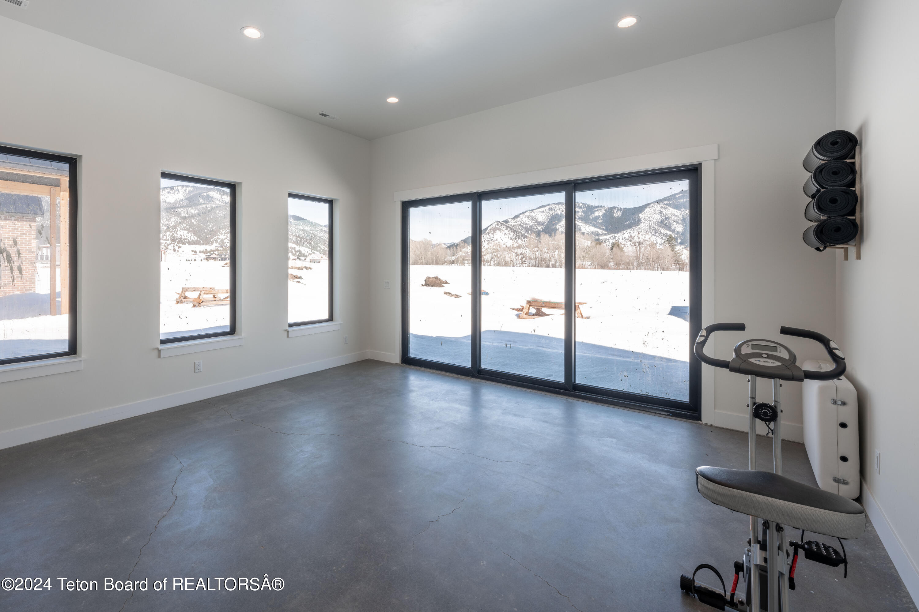 Swan Valley, Idaho 83449, United States, 5 Bedrooms Bedrooms, ,7 BathroomsBathrooms,Residential,Active,64933