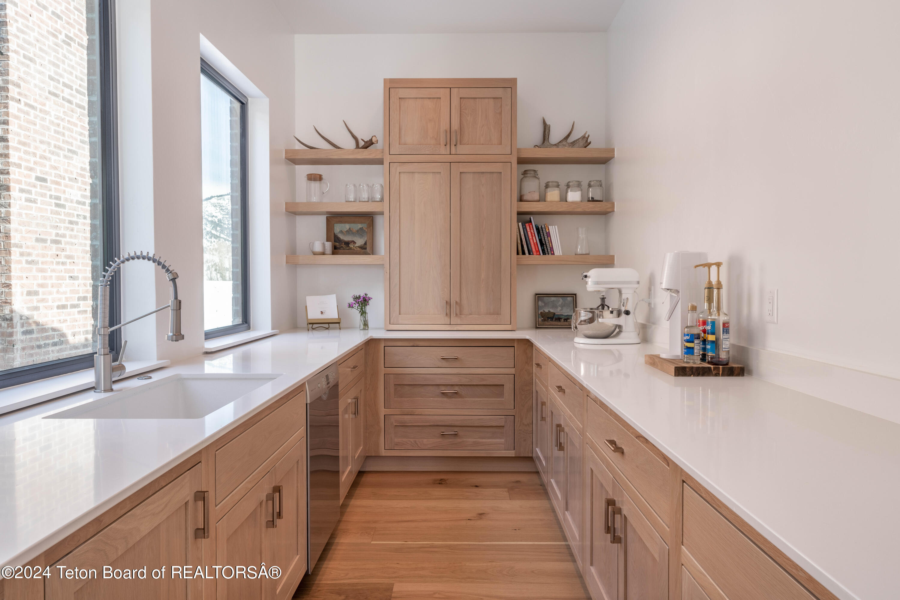 Swan Valley, Idaho 83449, United States, 5 Bedrooms Bedrooms, ,7 BathroomsBathrooms,Residential,Active,64933