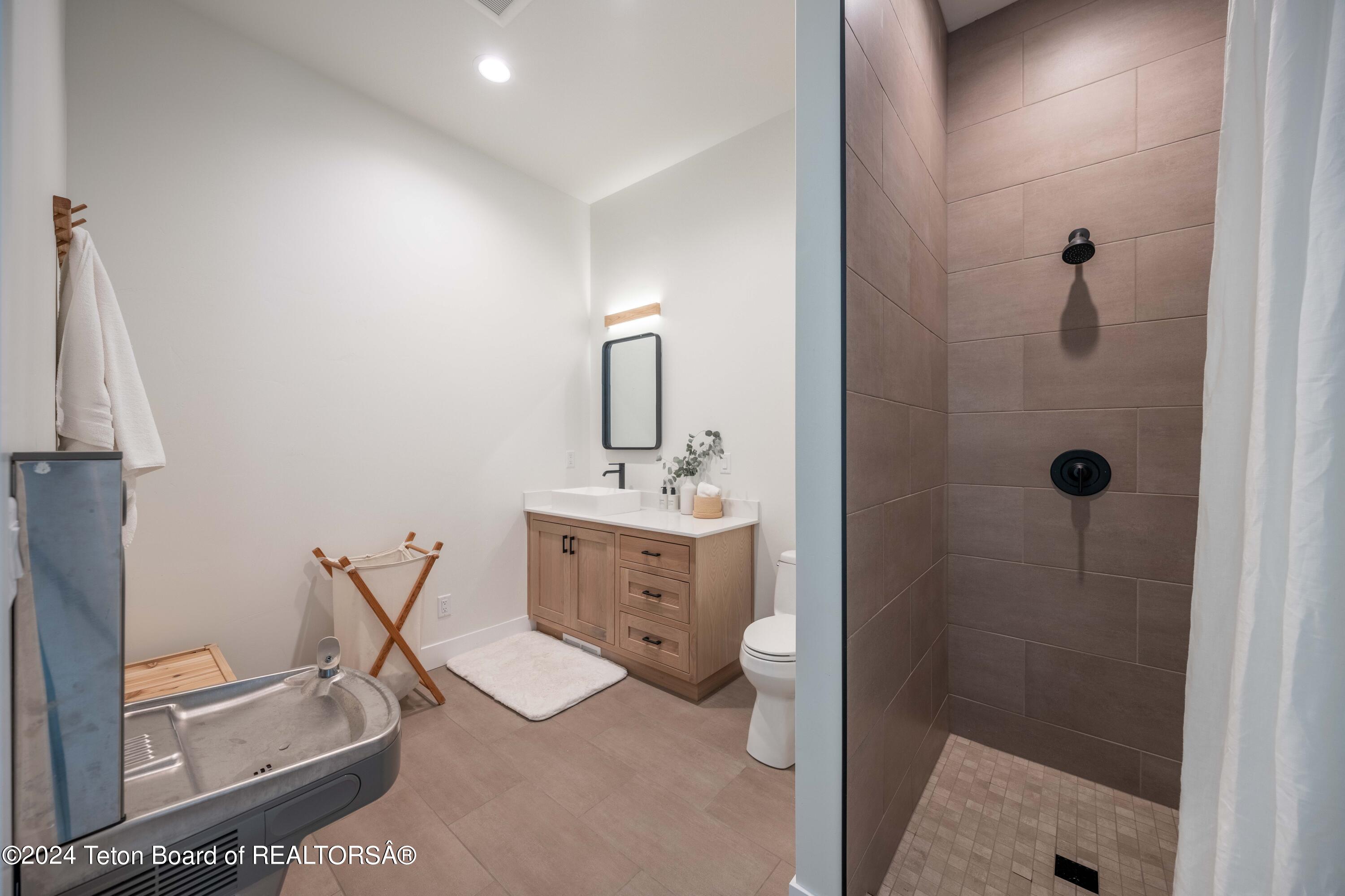 Swan Valley, Idaho 83449, United States, 5 Bedrooms Bedrooms, ,7 BathroomsBathrooms,Residential,Active,64933